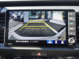 バックカメラの画像です。ガイドラインがスムースな車庫入れをサポートいたします!車庫入れの安心感がアップしますね☆