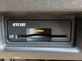 ビルトインETC(埋め込み型)。スッキリと収まっているのが特徴です。音声案内タイプ/アンテナ分離式。納車時には再セットアップ(情報の再登録)を行います。