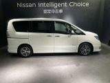 両側スライドドアで横からの荷物の出し入れも簡単。使い勝手も、乗降性もいい!後席ガラスにはプライバシーガラスを装備。