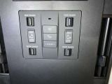 運転席の操作でオートスライドドアが開閉します!同乗者に優しく!とっても便利な機能です!