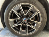 BMWならではの卓越した走りを支えるホイールと足回りです!日本車の走りに慣れている方にもぜひ体感して頂きたいほど、高いレベルでまとまっています!