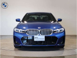 【キドニーグリル】BMWは約90年もの間、ほぼ全ての車両にひと目でBMWだと分かるこの特徴的なフロントグリルが備えられ、デザイン・アイコンとして親しまれてきました。