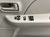 【運転席ドアスイッチ回り】パワーウィンドー[ロック機構]装備しております。