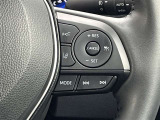ステアリングスイッチ右側 車間距離切替スイッチ、LTAスイッチ、クルーズコントロールスイッチ、オーディオスイッチ。 前方から目を離すことなく操作できます!
