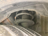 お車を安心してお乗りいただく為には、足回りの定期点検が欠かせません。サービスサポート(有償保証)では無料点検もご提供しており、安心のカーライフをお過ごしいただけるサポート体制が整っています。