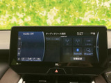 AM・FMやBluetoothなどの選択項目が表示され、聴きたい音源を画面から確認できます。メニューが整理されているため、好みの音楽やラジオを選ぶ際にも扱いやすい仕様です。