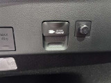 トランクルーム右側にはAC100V給電用コンセントが有り災害時やレジャーで役立ちます!