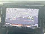 【バックカメラ】駐車時に後方がリアルタイム映像で確認できます。大型商業施設や立体駐車場での駐車時や、夜間のバック時に大活躍!運転スキルに関わらず、今や必須となった装備のひとつです!