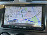 現在地周辺の地図と道路が画面に表示され、地名や目印を見ながら位置を確認できます。目的地までの道順を把握したいときに便利で、案内画面として日々の移動をサポートします。