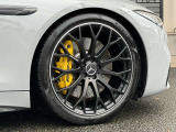 SL63専用AMG21インチブラックアルミホイール・AMGロゴ入りイエローキャリパー