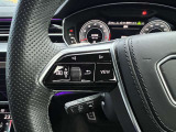 ●スイッチ類・ダイヤル類など細部までこだわりを感じ取れるインテリアです。Audiでは触感開発チームがございます。クリック感は操作する喜びを感じていただけます。