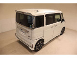 ■サイドバイザー■  雨の日でも車内換気できますね。雨の多い北陸では必需品ですね。