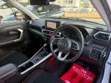 軽自動車の後部座席も足元スペース広々としていてシートの座り心地も良く快適にくつろげます♪