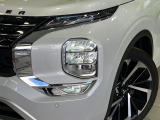 【シーケンシャルターンランプ付きLEDヘッドライト】人気の『流れるウィンカー』付きのLEDヘッドライトを装備♪高級感はもちろん、点灯時は存在感たっぷりで他車からも認識されやすく安心です。