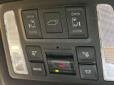 【パワーバックドア】スマートキーや運転席のボタンを押すだけでリアゲートが自動で開閉します!荷物を持っている時や、高い位置にあるバックドアを閉める際に便利な機能です♪