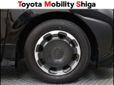 シンプルなデザインの純正ホイールキャップです。落ち着いたデザインですので車体と一体感があります。