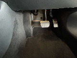 当店でお車をご購入のお客様はオーナー様専用保険「メルセデス・ベンツ保険」にご加入頂けます。飛来物によるフロントガラス破損やパンクによるタイヤ交換の際に、修理費用の一部をお支払いしております。