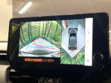 【パノラミックビューモニター】専用のカメラにより、上から見下ろしたような視点で360度クルマの周囲を確認することができます☆死角部分も確認しやすく、狭い場所での切り返しや駐車もスムーズに行えます。