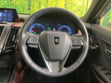 【純正革巻きステアリング】上質な革を使用することで、手にしっかり馴染みとても運転しやすいハンドルです♪