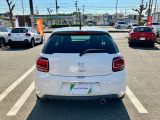 コーナーセンサー付きですので駐車も安心です。