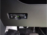 運転席側掘り込み式インパネカップホルダー
