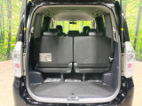 普段のお買い物や通勤、送迎等に十分な荷室スペースを確保しております。セカンドシートを倒すと、大きな荷物の積載も可能です♪