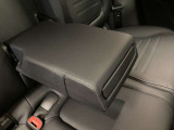 メルセデス・ベンツの定める厳しい基準をクリアしたお車のみをご案内させて頂きます。納車前整備はメーカー規定に基づき当店3Fの指定工場で入念に行なわれます。熟練のメカニックがお客様のお車を整備致します。
