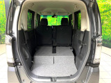 普段のお買い物や通勤、送迎等に十分な荷室スペースを確保しております。セカンドシートを倒すと、大きな荷物の積載も可能です♪