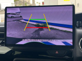 【バックカメラ】駐車時に後方がリアルタイム映像で確認できます。大型商業施設や立体駐車場での駐車時や、夜間のバック時に大活躍!運転スキルに関わらず、今や必須となった装備のひとつです!