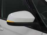 サイドターンランプ付きドアミラー。車両のドレスアップと右左折時の被視認性を兼ね備えたお洒落なミラーです。