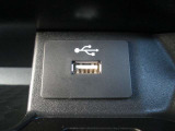 充電用のUSB装備です