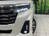 【LEDヘッドライト】悪天候や夜間走行時も良好な視界を確保し安心して運転できる高輝度LEDヘッドライトを装備!点灯速度が早く、消費電力も抑えられています。