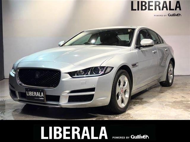 XE 2.0 ピュア 4WD 本革シート