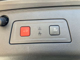 電動テールゲートです。ハンズフリーでの開閉も可能です!