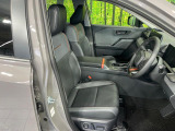 運転席シート廻りは使用感も少なく、良好な状態となっています。丁寧に使われていたことがよくわかりますね。