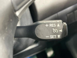 【クルーズコントロール】高速道路もラクラク走行。アクセルを離しても一定速度で走行ができ、長距離運転時の負担を軽減!加速・減速も簡単なスイッチ操作で調整できます。