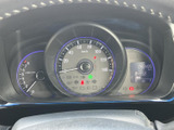 速度やエンジン回転数、燃料残量などを運転席から確認しやすいレイアウトです。必要な情報がまとまって表示され、走行中も視線移動を抑えながら車両の状況を把握できます。