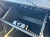 【GLIONグループ GSQUARE】の車輌をご覧頂き、誠にありがとうございます。お客様にピッタリなお車を弊社スタッフがご案内させて頂きます。