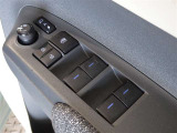 電動格納式ドアミラー・パワーウインドウを装備しています。