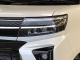 ☆オートライト機能☆車外の明るさに応じて自動的にヘッドランプを点灯・消灯。夕暮れ時やトンネルなどで役立ちます!