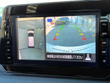 アラウンドビューモニターです!上空から貴方のお車をモニタニングしている様に車両の周りの安全確認が出来ます!