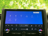 ラジオやテレビ、Bluetoothなど複数の音源を選べるメニューを表示。使いたい項目を画面上で確認しながら選択でき、日常の移動に合わせて音源を切り替えられます。