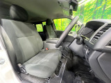運転席シート廻りは使用感も少なく、良好な状態となっています。前オーナー様が丁寧に使っていたことがよくわかりますね。