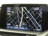 メーカー装着の8インチSDナビを装備しております。