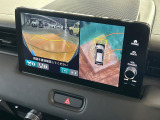 【マルチビューカメラシステム】専用のカメラにより、上から見下ろしたような視点で360度クルマの周囲を確認することができます☆死角部分も確認しやすく、狭い場所での切り返しや駐車もスムーズに行えます。