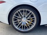 【アルミホイール】21インチのAMG10スポーク鍛造アルミホイールを装着