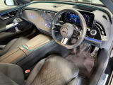 メルセデスのシートは、少し硬めに出来ておりますので、長時間の運転でも疲れにくく、安全にドライビングをお楽しみ頂けます