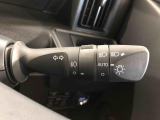 ☆オートライト機能☆車外の明るさに応じて自動的でヘッドランプを点灯および消灯します。夕暮れ時やトンネルなどで便利です!