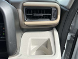 運転席ドリンクホルダー