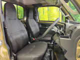 運転席シート廻りは使用感も少なく、良好な状態となっています。丁寧に使われていたことがよくわかりますね。